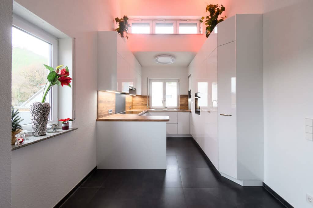 Nobilia Design G-Küche Lack hochglanz weiß