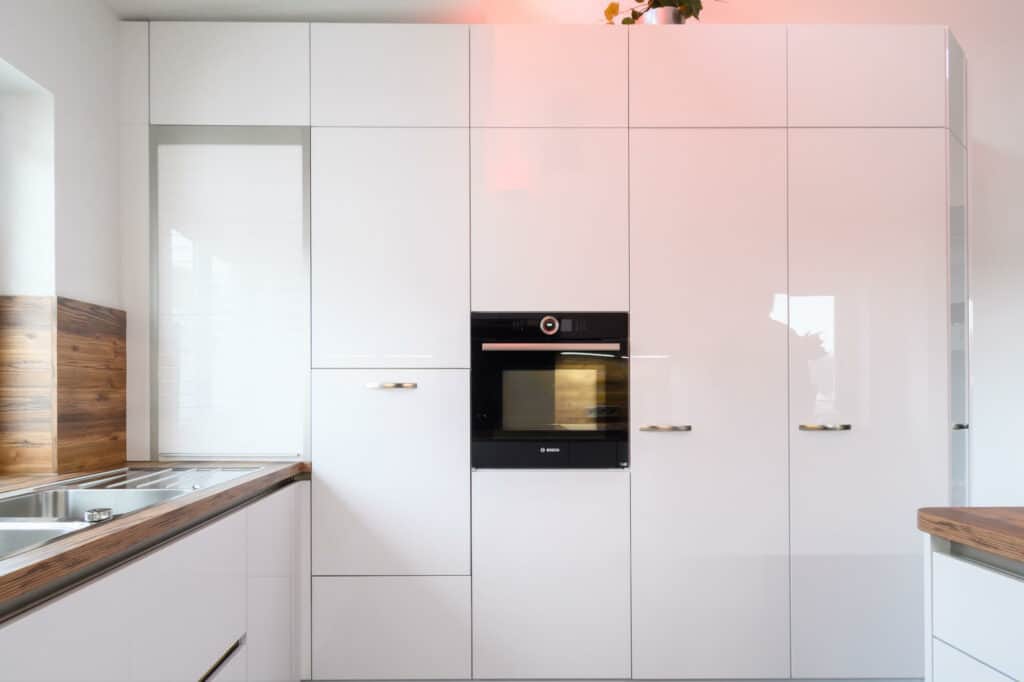 Nobilia Design G-Küche Lack mit Hochschrank