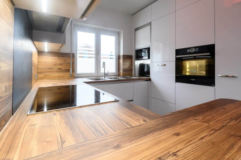 Nobilia Design G-Küche mit Holz Arbeitsplatte