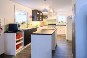 Ballerina L-Küche moderner Landhausstil mit Kücheninsel