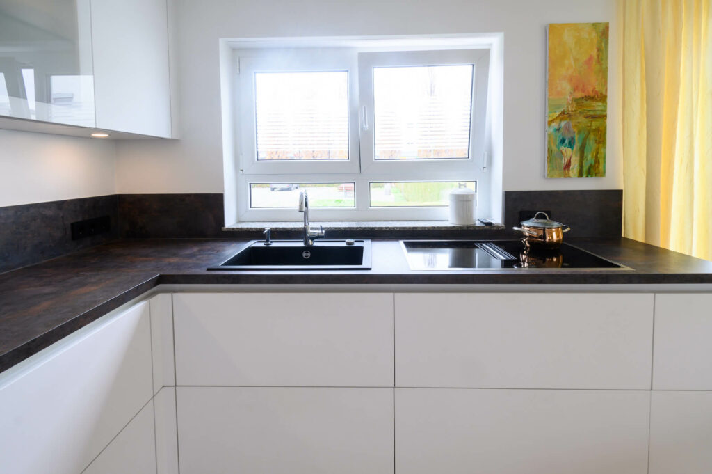 Nobilia Design U-Küche mit Schichtstoff Arbeitsplatte