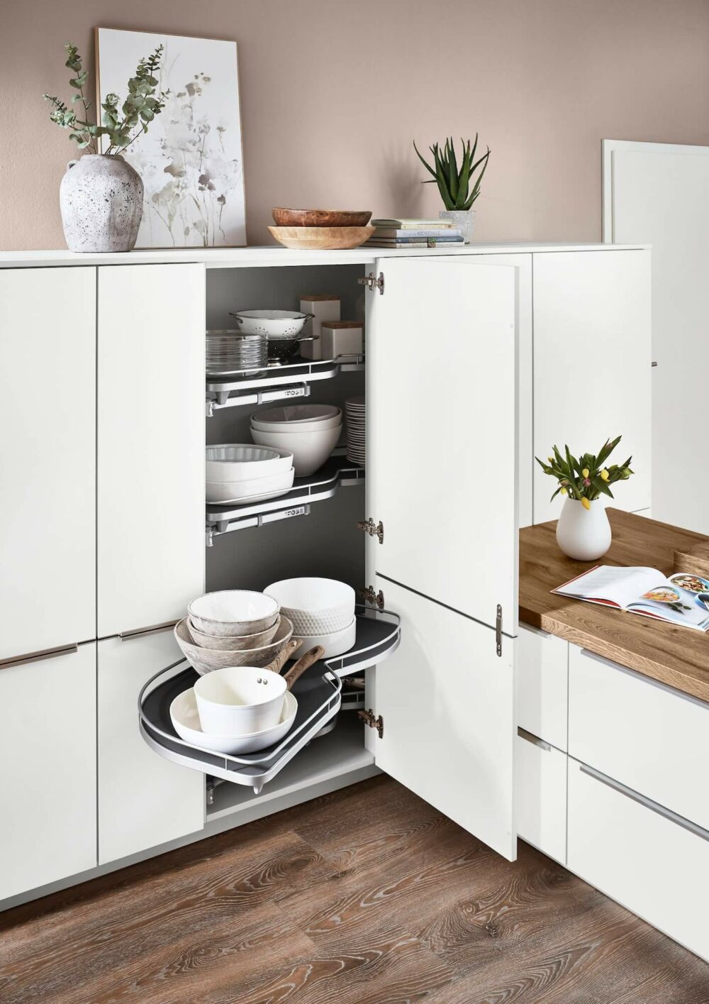 Nobilia Moderne L-Küche mit Wandschrank – Bild 6