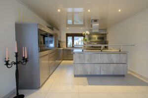 Nobilia Design Inselküche beton grau grifflos