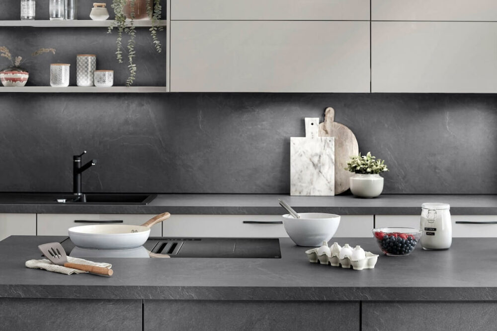 Nobilia Design Inselküche Novalux Oberschränke