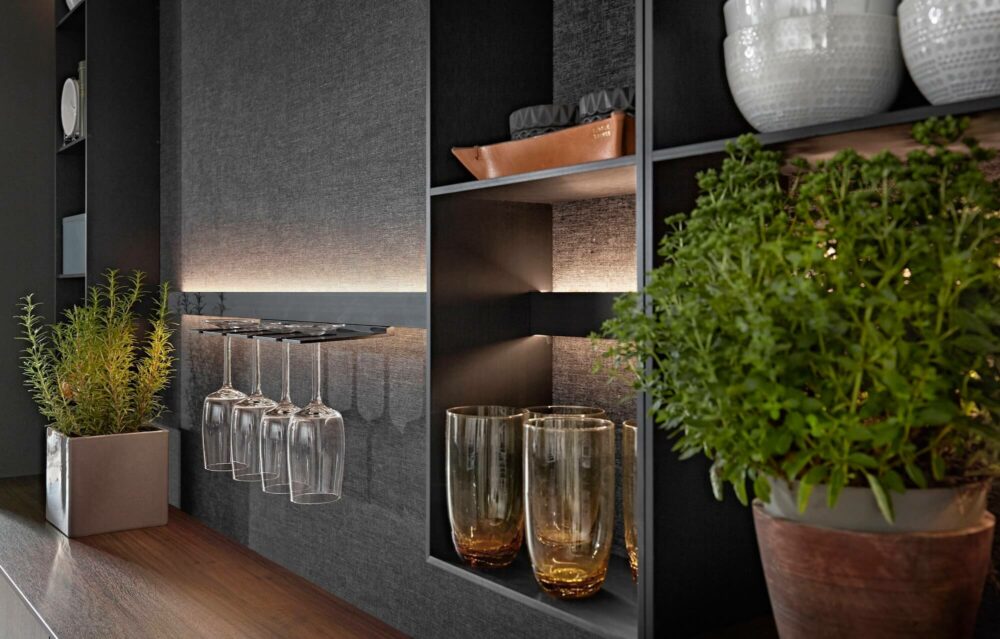 Nobilia Design Küche Mineralgrün Nischenreling