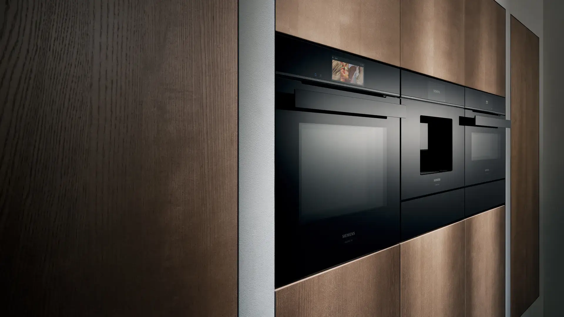 Siemens Backofen iQ700 schwarz mit Kaffeemaschine